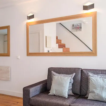 아파트 Amalia's Charming & Bright Duplex Apt In Rossio *